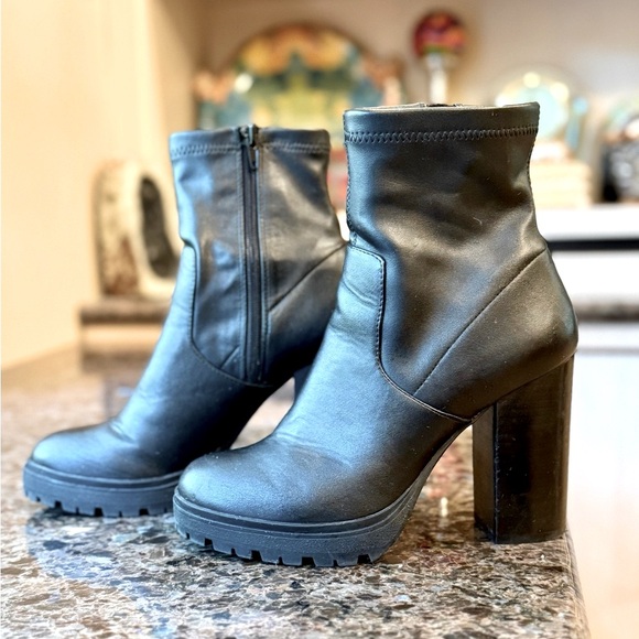 Steve Madden Black Heeled Boots - Picture 3 of 7